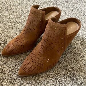 Gibson Latimer suede booties 8.5